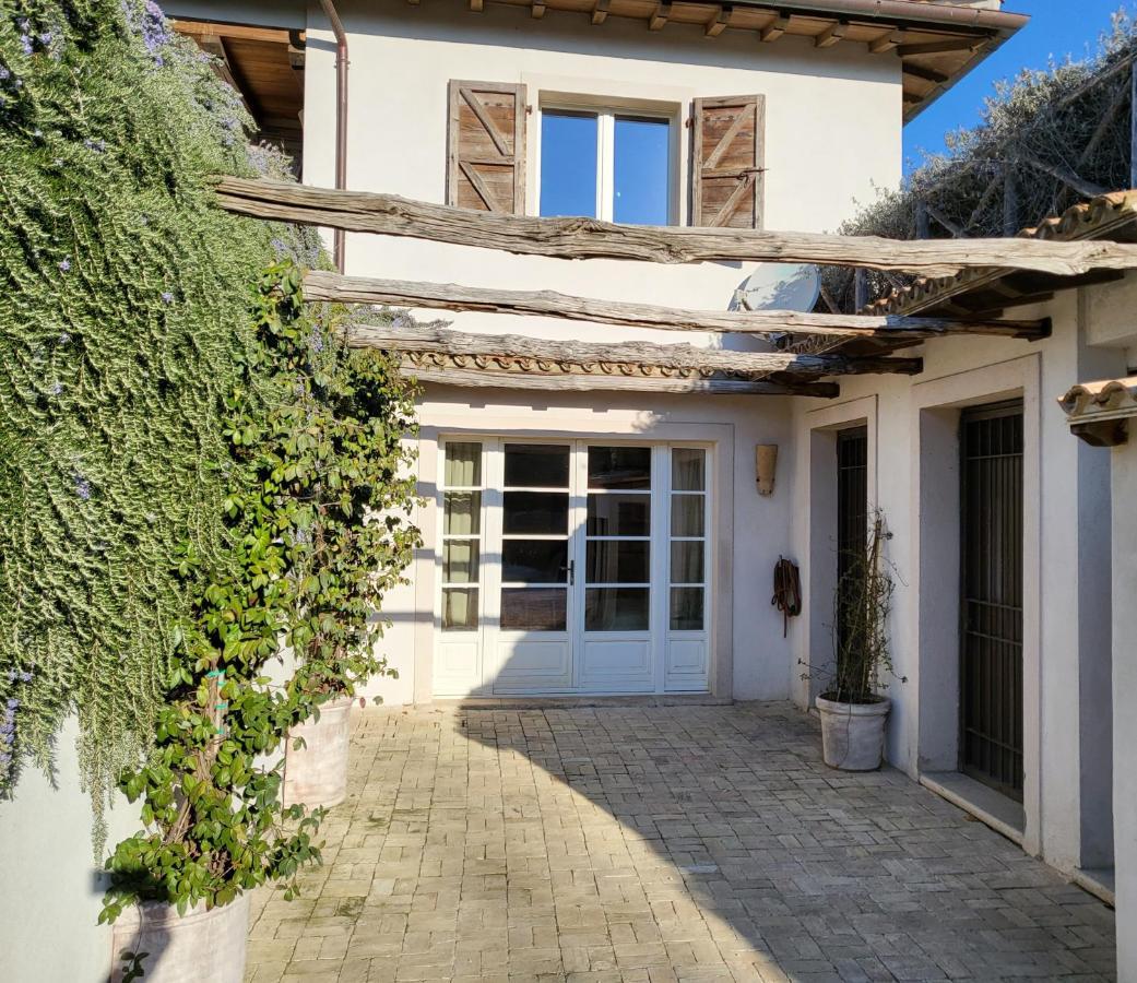 Suite Indipendente In Villa Formello Exterior photo